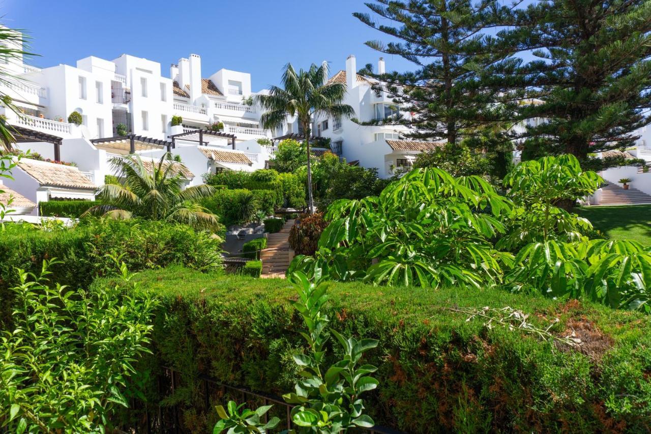 White Pearl Beach Elviria Marbella Bagian luar foto