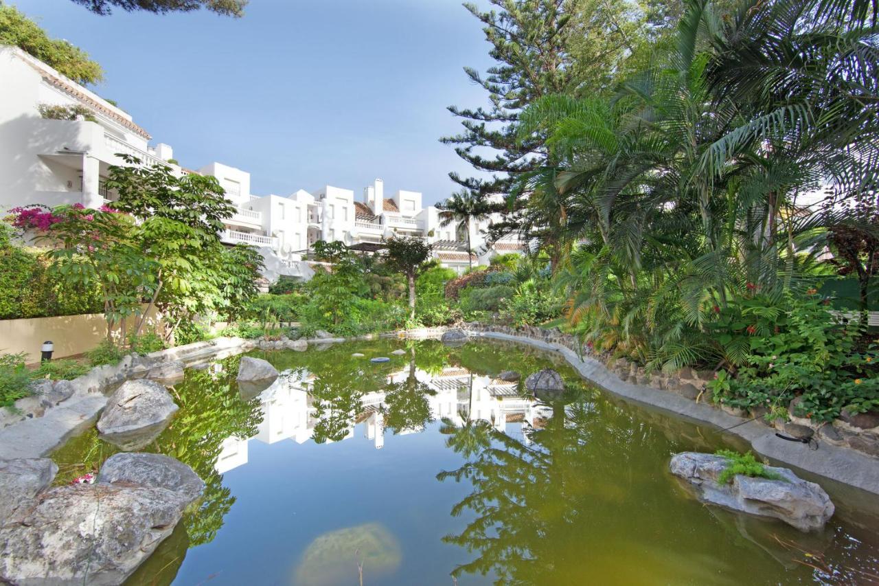 White Pearl Beach Elviria Marbella Bagian luar foto