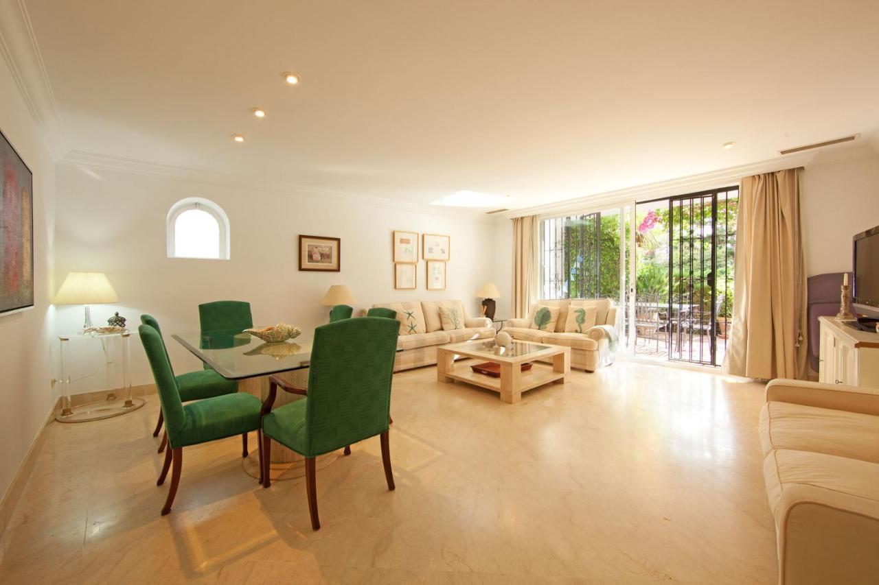 White Pearl Beach Elviria Marbella Bagian luar foto