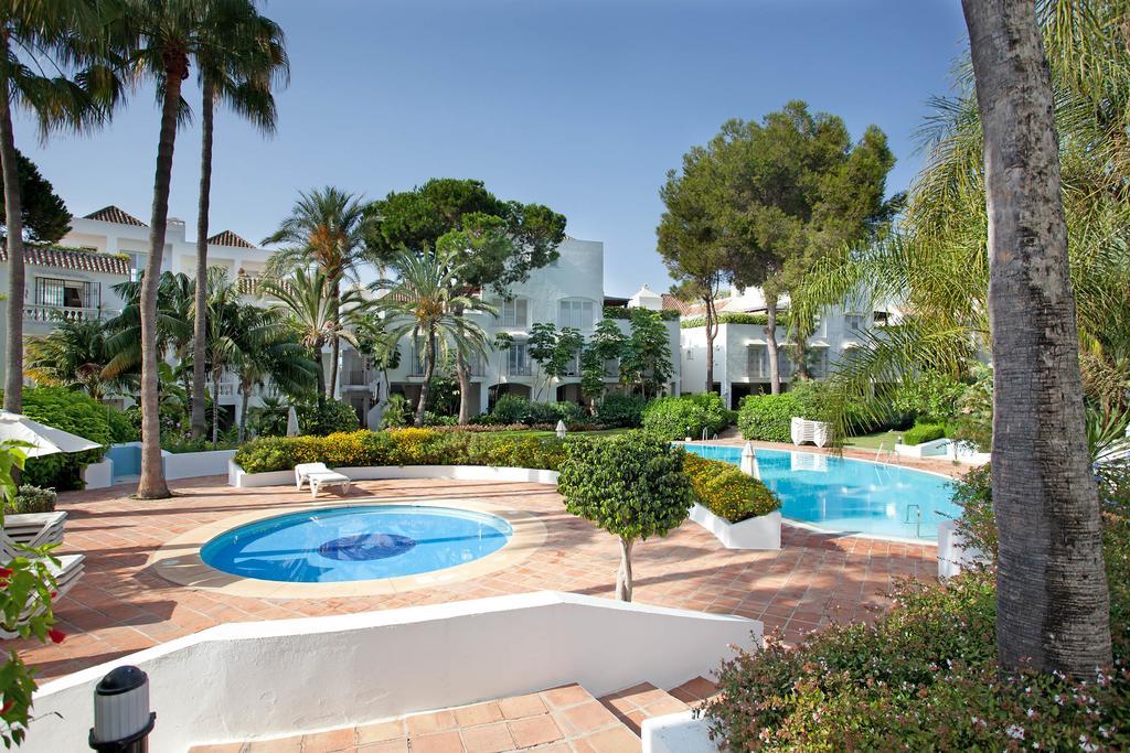 White Pearl Beach Elviria Marbella Bagian luar foto