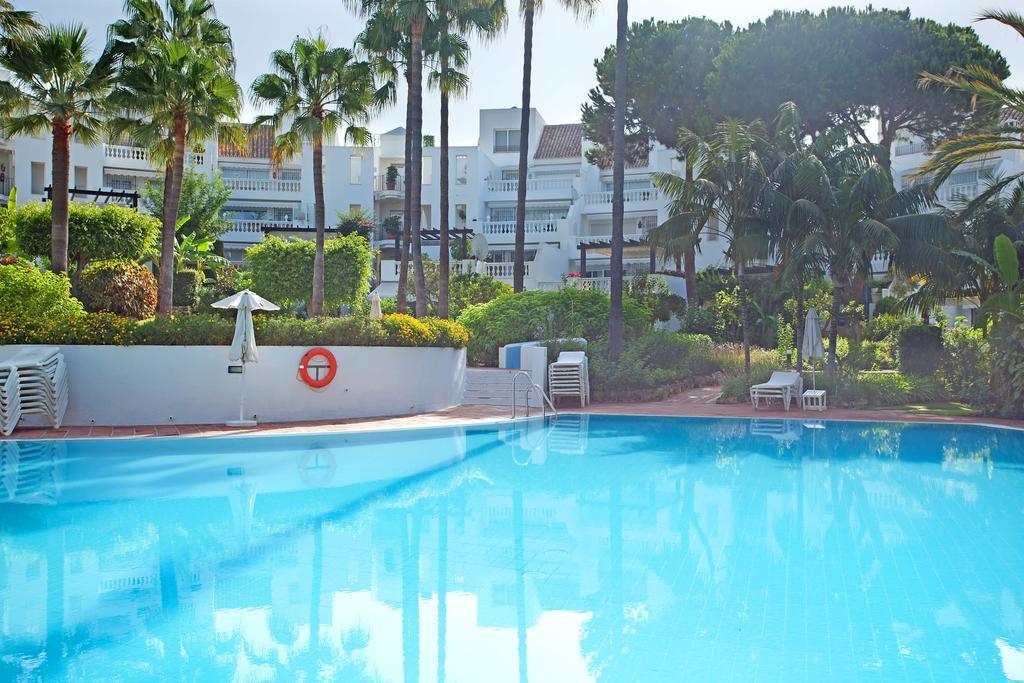 White Pearl Beach Elviria Marbella Bagian luar foto