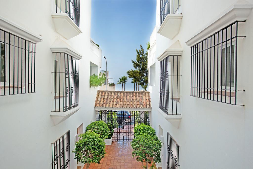White Pearl Beach Elviria Marbella Bagian luar foto