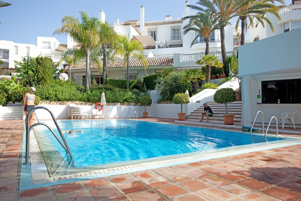 White Pearl Beach Elviria Marbella Bagian luar foto